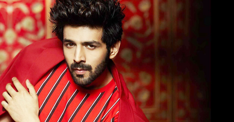 পারিশ্রমিক বাড়িয়ে ২১ কোটিতে কার্তিক আরিয়ান