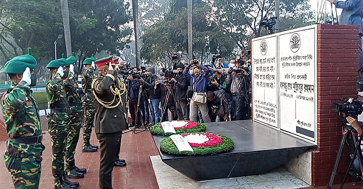শহীদ বুদ্ধিজীবী স্মৃতিসৌধে রাষ্ট্রপতি ও প্রধানমন্ত্রীর শ্রদ্ধা