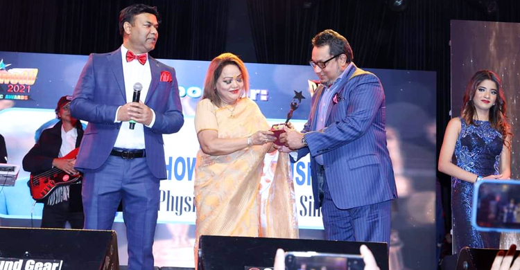 ঢালিউড ফিল্ম মিউজিক অ্যাওয়ার্ডে সম্মাননা পেলেন সাবিনা ইয়াসমিন