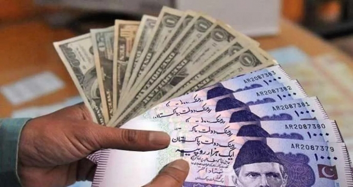 পাকিস্তানি মুদ্রামানের রেকর্ড পরিমান পতন