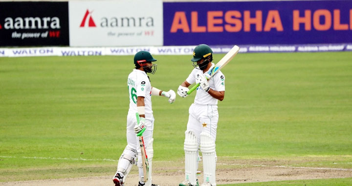 ৩০০ রানে ইনিংস ঘোষণা করল পাকিস্তান