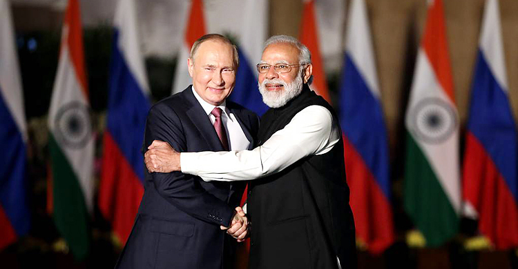 যুক্তরাষ্ট্রকে তোয়াক্কা না করেই ভারতকে এস-৪০০ সরবরাহ করছে রাশিয়া