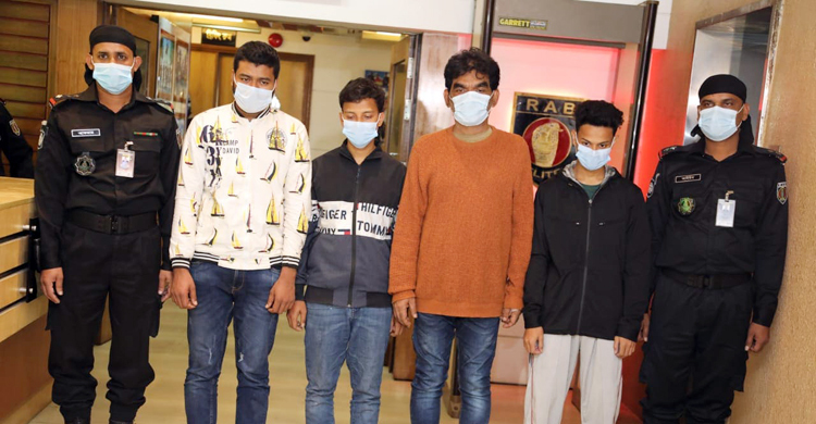 হেলপারের ধাক্কায় চাকায় পিষ্ট হয়ে মাঈনুদ্দিনের মৃত্যু: র‍্যাব