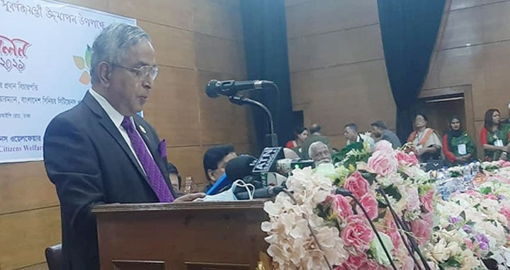 বাবা-মাকে যেন বৃদ্ধাশ্রমে যেতে না হয় : প্রধান বিচারপতি