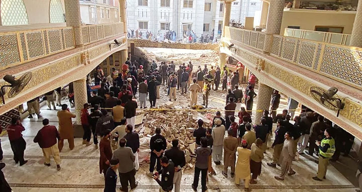 পাকিস্তানে মসজিদে বোমা বিস্ফোরণে নিহত ২৮