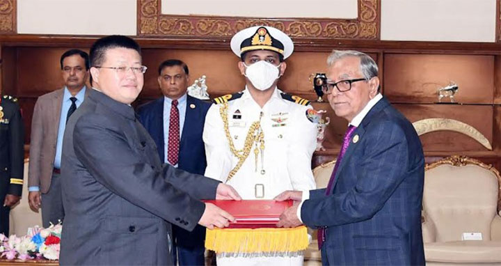 রাষ্ট্রপতির কাছে চীনের নতুন রাষ্ট্রদূতের পরিচয়পত্র পেশ