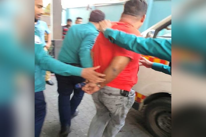 গুলশানে রেস্টুরেন্টে গোলাগুলি, আটক ২