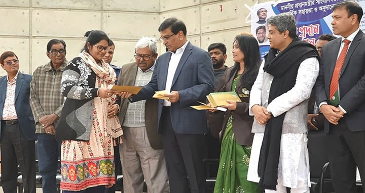 জনবিচ্ছিন্ন হয়ে বিএনপি খড়কুটো ধরে টিকে থাকতে চাচ্ছে : হানিফ