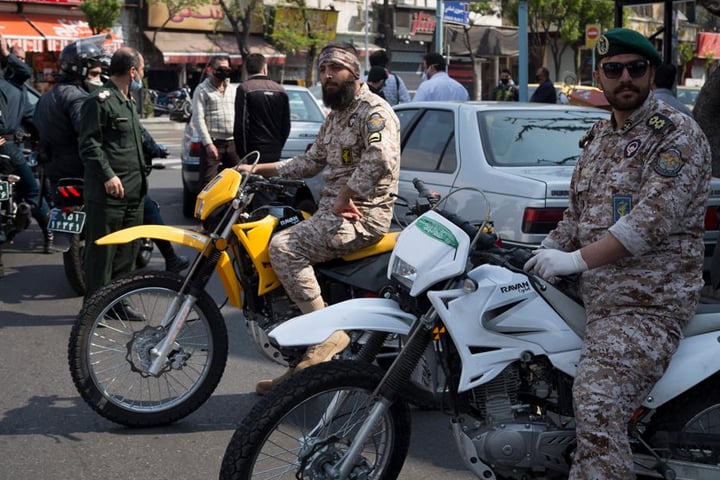 ইরানের বিরুদ্ধে আরও নিষেধাজ্ঞার প্রস্তুতি ইইউর