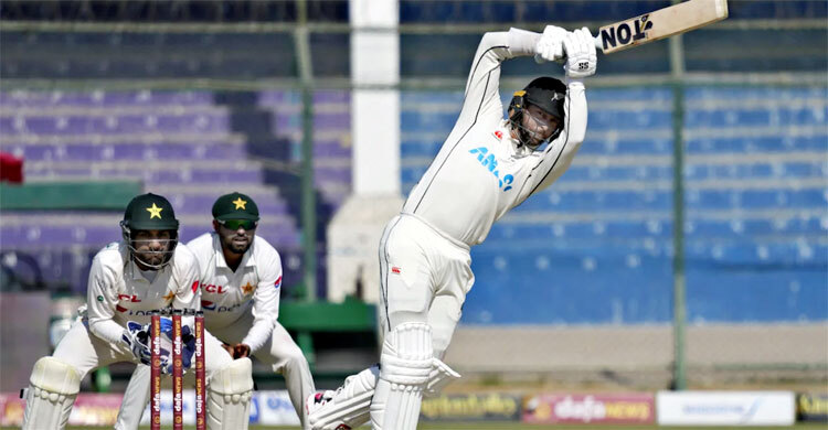 কনওয়ের সেঞ্চুরিতে বড় স্কোরের পথে নিউজিল্যান্ড