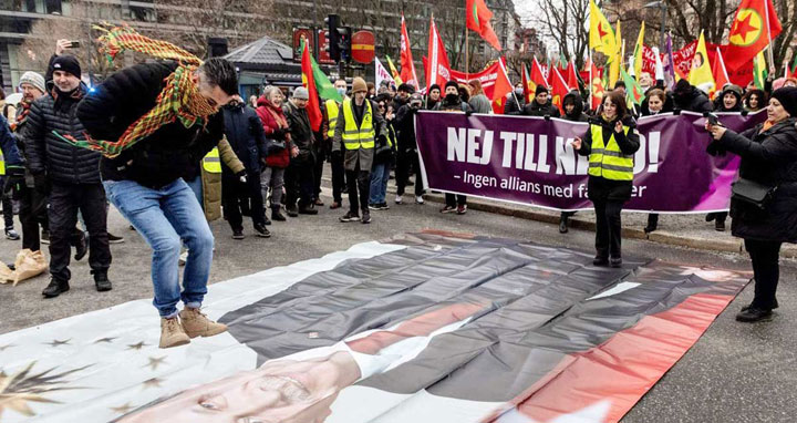 সুইডেনে তুরস্কবিরোধী বিক্ষোভ, পোড়ানো হলো কোরআন