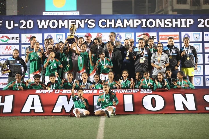 নেপালকে উড়িয়ে দক্ষিণ এশিয়ার চ্যাম্পিয়ন বাংলার বাঘিনীরা