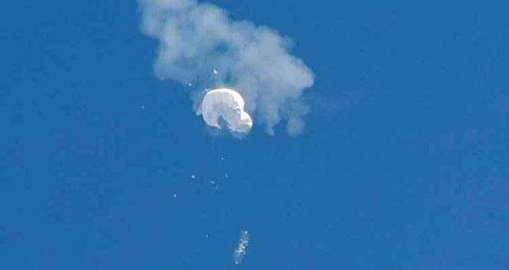 চীনের সেই ‘গুপ্তচর বেলুন’ ভূপাতিত করল যুক্তরাষ্ট্র