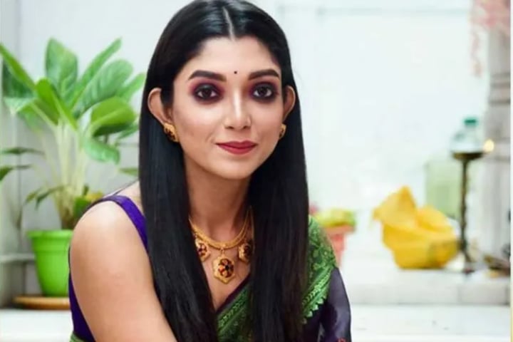 শুটিংয়ে অলৌকিক ঘটনার সম্মুখীন হয়েছিলেন দেবলীনা!