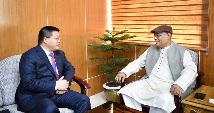 চীন উন্নয়ন সহযোগী, রাজনীতিতে মাথা ঘামায় না : তথ্যমন্ত্রী