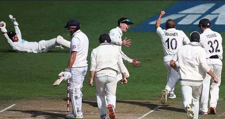 ইংল্যান্ডের বিপক্ষে ১ রানের রোমাঞ্চকর জয় পেল নিউজিল্যান্ড