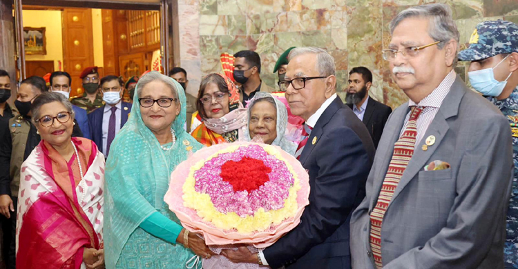 রাষ্ট্রপতির সঙ্গে প্রধানমন্ত্রী ও সাহাবুদ্দিনের সাক্ষাৎ