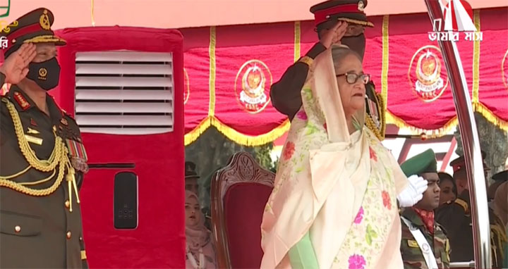 চট্টগ্রাম সেনানিবাসে পৌঁছেছেন প্রধানমন্ত্রী