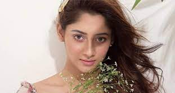 অল্প বয়সের কারণে একটি ভুল করেছি : পূজা