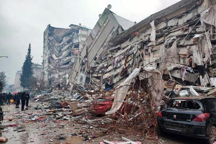 স্বজনহারাদের আহাজারি তুরস্ক-সিরিয়ায়, নিহত ২৩০০ ছাড়াল