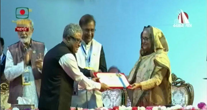 বাংলা একাডেমি সাহিত্য পুরস্কার পেলেন সুভাষ সিংহ রায়সহ ১৫ জন