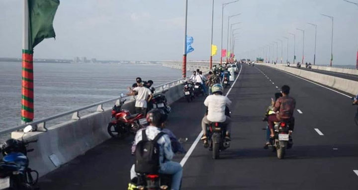 আপাতত পদ্মা সেতুতে মোটরসাইকেল চালুর চিন্তা নেই : সেতুমন্ত্রী