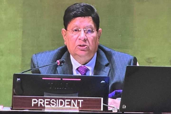 জাতিসংঘ পানি সম্মেলনে প্লেনারি অধিবেশনে সভাপতিত্ব করলেন পররাষ্ট্রমন্ত্রী মোমেন