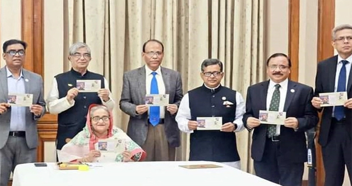 স্বাধীনতা দিবসে স্মারক ডাকটিকিট অবমুক্ত করলেন প্রধানমন্ত্রী