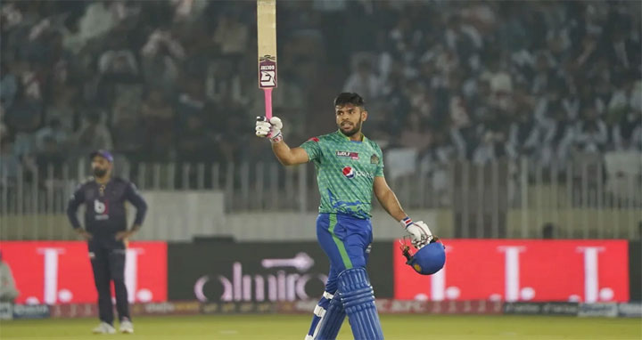 এবার পিএসএলে উসমানের তাণ্ডব, ভাঙলেন রুশোর রেকর্ড