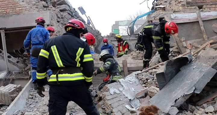 ইউক্রেনজুড়ে রাশিয়ার হামলায় নিহত অন্তত ৪