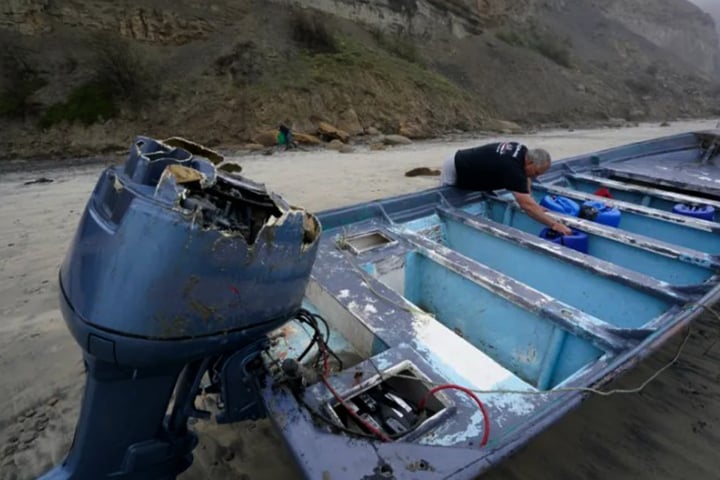 যুক্তরাষ্ট্রে নৌকাডুবে প্রাণ গেল ৮ জনের