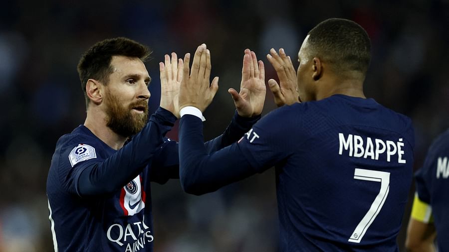 মেসি-এমবাপ্পেদের গোলে শিরোপা-প্রতিদ্বন্দ্বীদের উড়িয়ে দিল পিএসজি