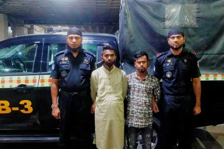 বিমানবন্দরে ইয়াবাসহ গ্রেপ্তার ২