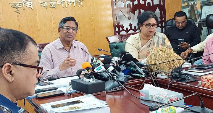 সারাদেশে ৩৩, হাওরে ৯০ শতাংশ ধান কাটা শেষ : কৃষিমন্ত্রী