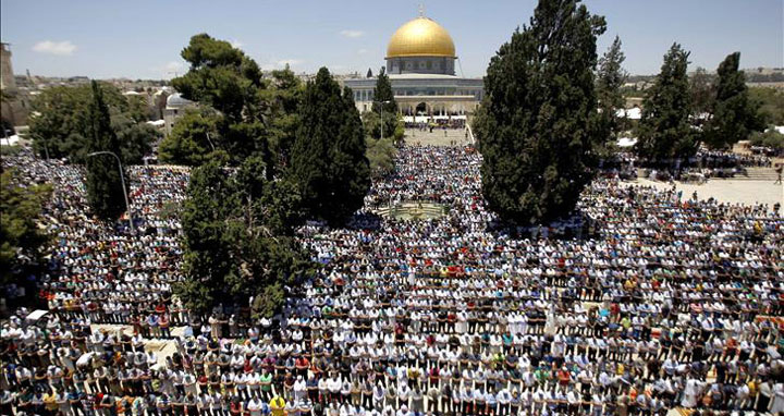 আল-আকসায় ১ লাখ ৪০ হাজার মুসল্লির তারাবিহ আদায়