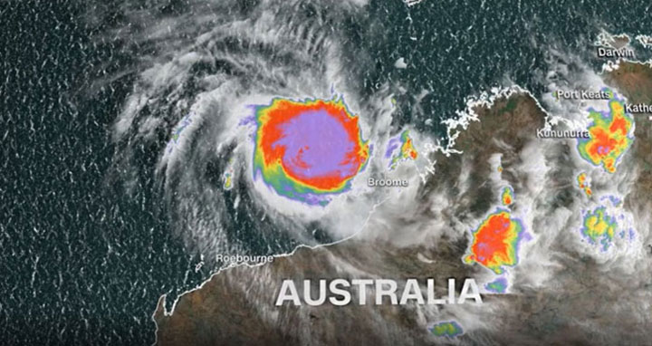 পশ্চিম অস্ট্রেলিয়ার উপকূলে দশকের সবচেয়ে শক্তিশালী ঘূর্ণিঝড়