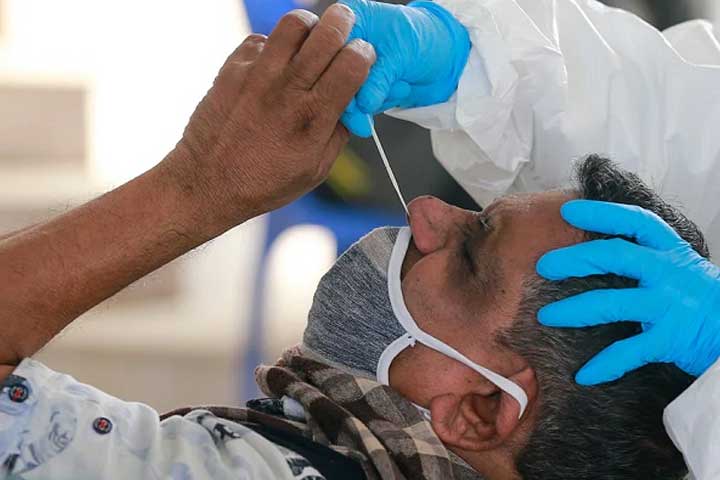 করোনায় আরও একজনের মৃত্যু, শনাক্ত ৬১