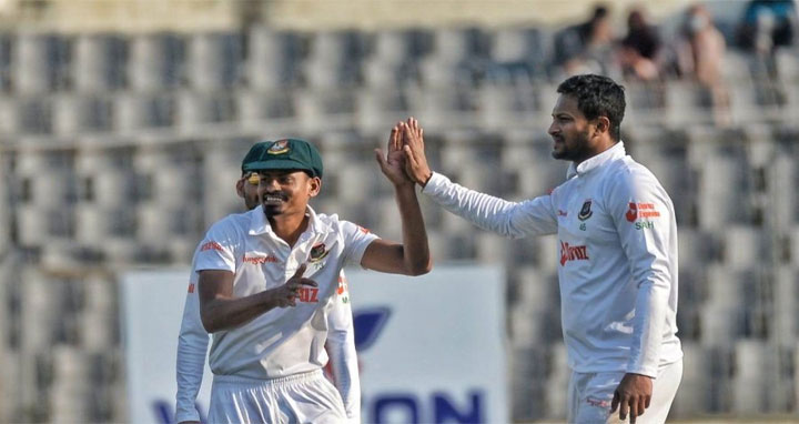 সাকিব-তাইজুলের ঘূর্ণিতে আয়ারল্যান্ডের ব্যাটিং বিপর্যয়