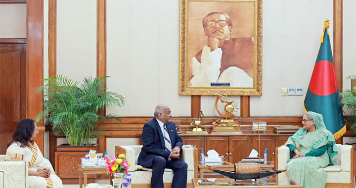 প্রতিবেশীর সঙ্গে সুসম্পর্ককে অগ্রাধিকার দেয় বাংলাদেশ : প্রধানমন্ত্রী