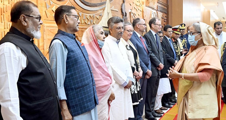 ১৫ দিনের সফরে ঢাকা ছাড়লেন প্রধানমন্ত্রী