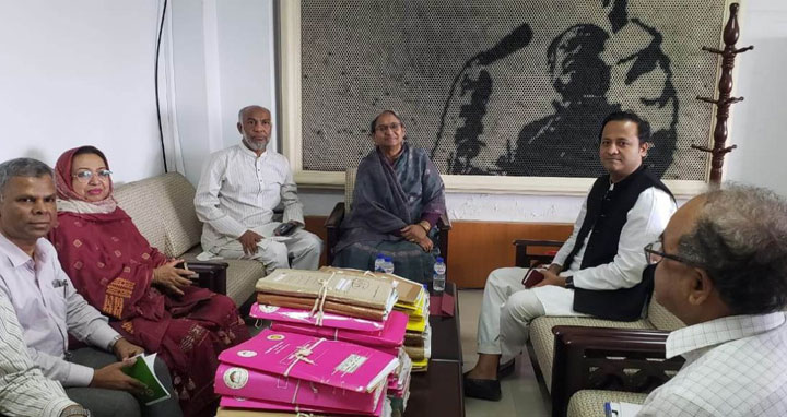 ‘রাষ্ট্রপতির বর্ণাঢ্য বিদায় ও নতুন রাষ্ট্রপতির শপথ একটি দৃষ্টান্ত’