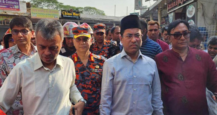 বারবার অগ্নিকাণ্ড ঘটছে আমরা শঙ্কিত : মেয়র তাপস