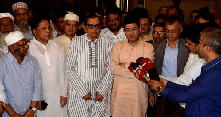 বুধবার থেকে বঙ্গবাজারে অস্থায়ীভাবে ব্যবসা করা যাবে: তাপস