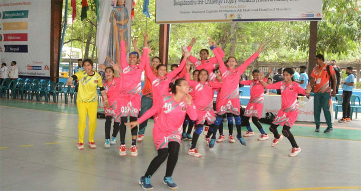 ভারতকে হারিয়ে চ্যাম্পিয়ন বাংলাদেশের মেয়েরা