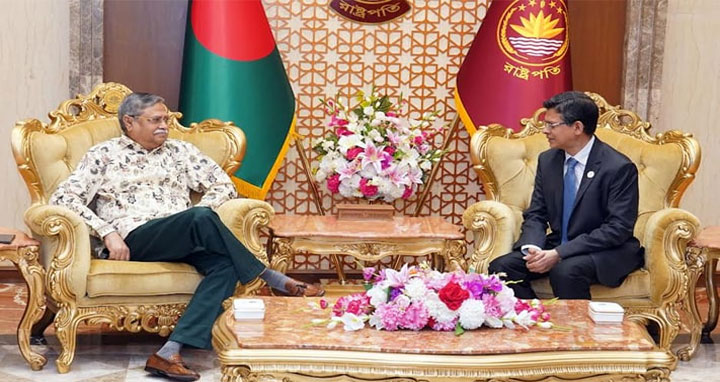 বঙ্গভবনে রাষ্ট্রপতির সঙ্গে মন্ত্রিপরিষদ সচিবের সৌজন্য সাক্ষাৎ