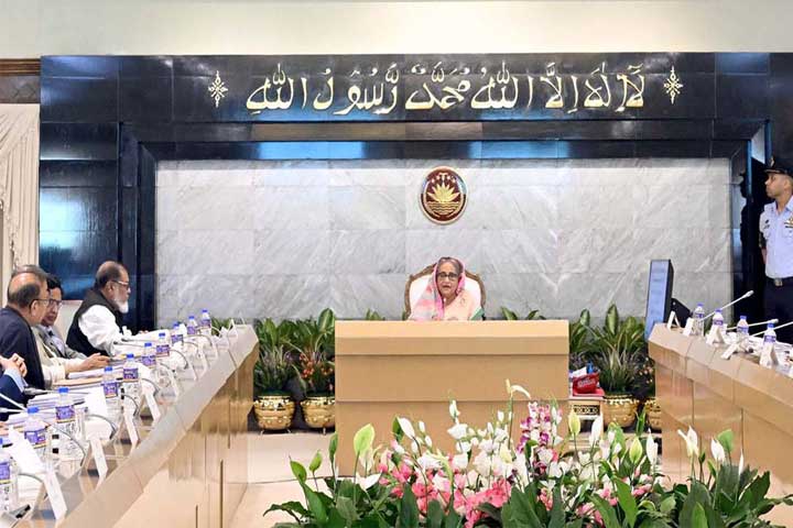 পড়ে থাকা আইনের খসড়া দ্রুত মন্ত্রিসভায় তোলার নির্দেশ প্রধানমন্ত্রীর