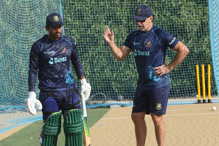 জাতীয় দলে আর কাজ করবেন না সিডন্স