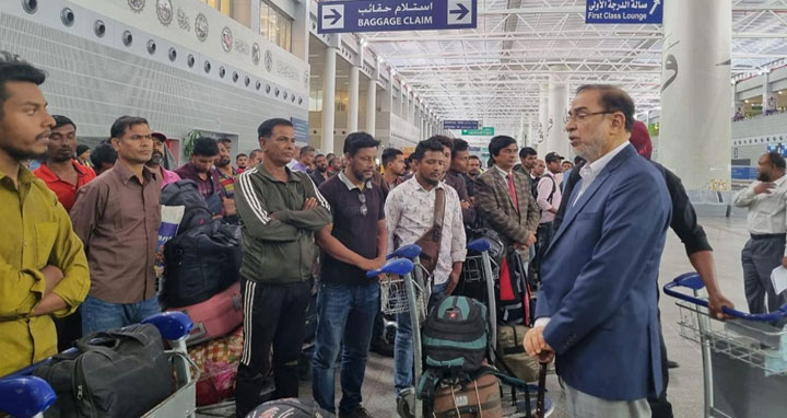 সুদান থেকে আরও ৫২ বাংলাদেশি দেশে ফিরেছেন