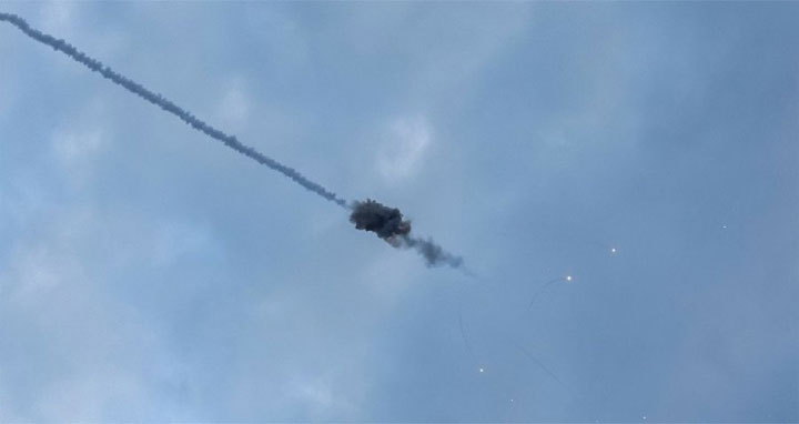 রাশিয়ার ২৫টি ক্ষেপণাস্ত্র ভূপাতিত করল ইউক্রেন