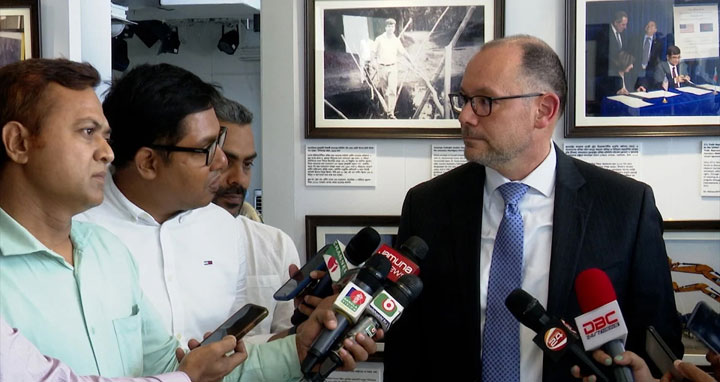 নতুন ভিসা নীতি নিয়ে মার্কিন রাষ্ট্রদূতের বক্তব্য